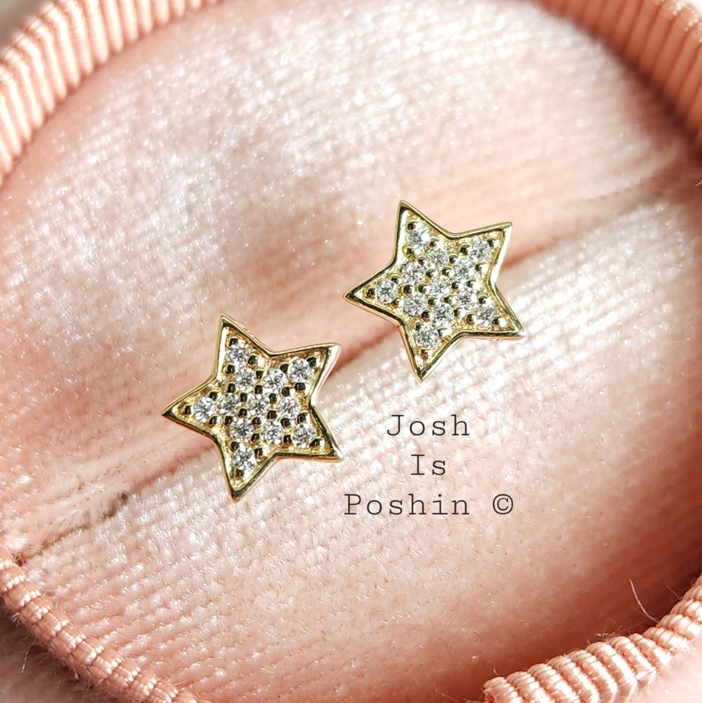 9K Gold Moissanite star shape stud earrings